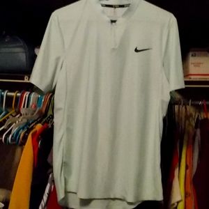 man's M Nike shirt